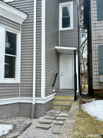 $2,500 | 78 McKinley Avenue, Unit 2, Norwich, CT 06360