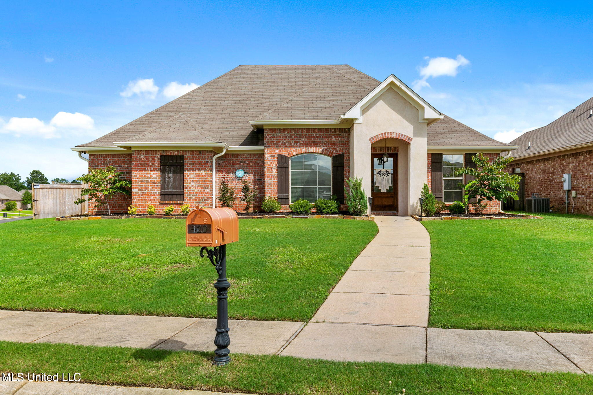 420 Greenfield Ridge Circle Brandon, MS 39042 - Photo 2 of 42 2-web-or-mls-420 Greenfield Ridge-2