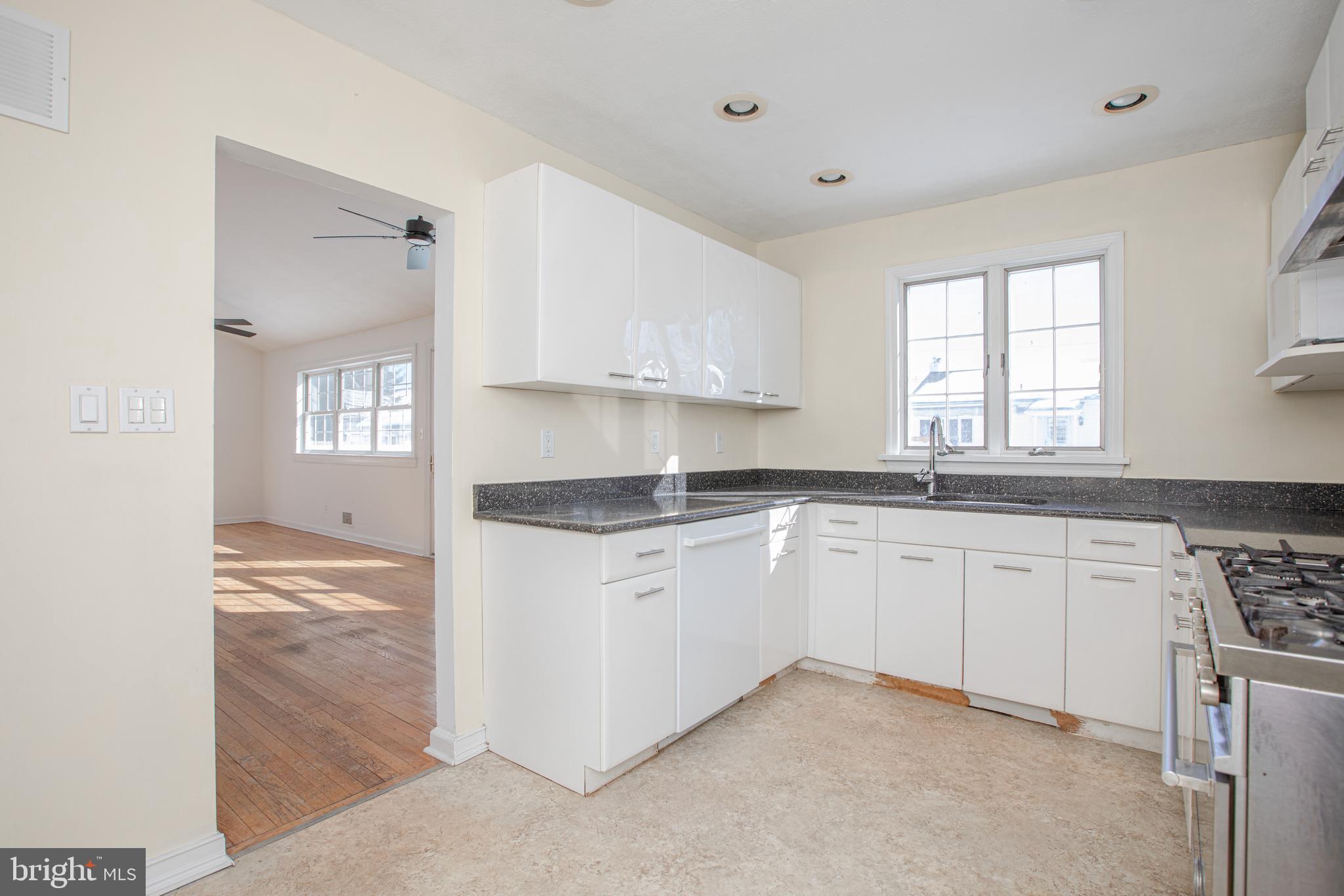 10 Constance Drive Hamilton, NJ 08620 - Photo 12 of 22