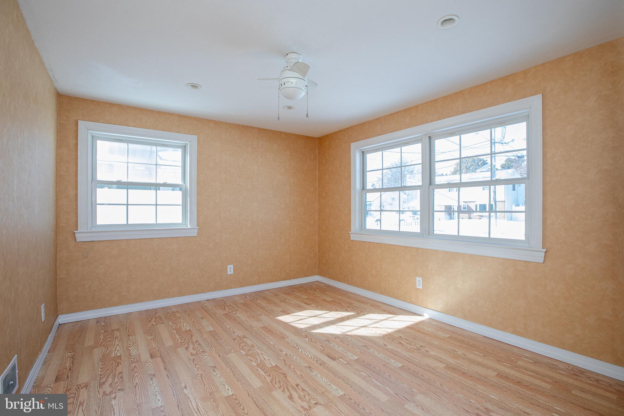 10 Constance Drive Hamilton, NJ 08620 - Photo 4 of 22