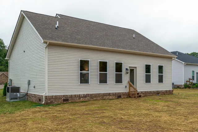 a front view of house with yard