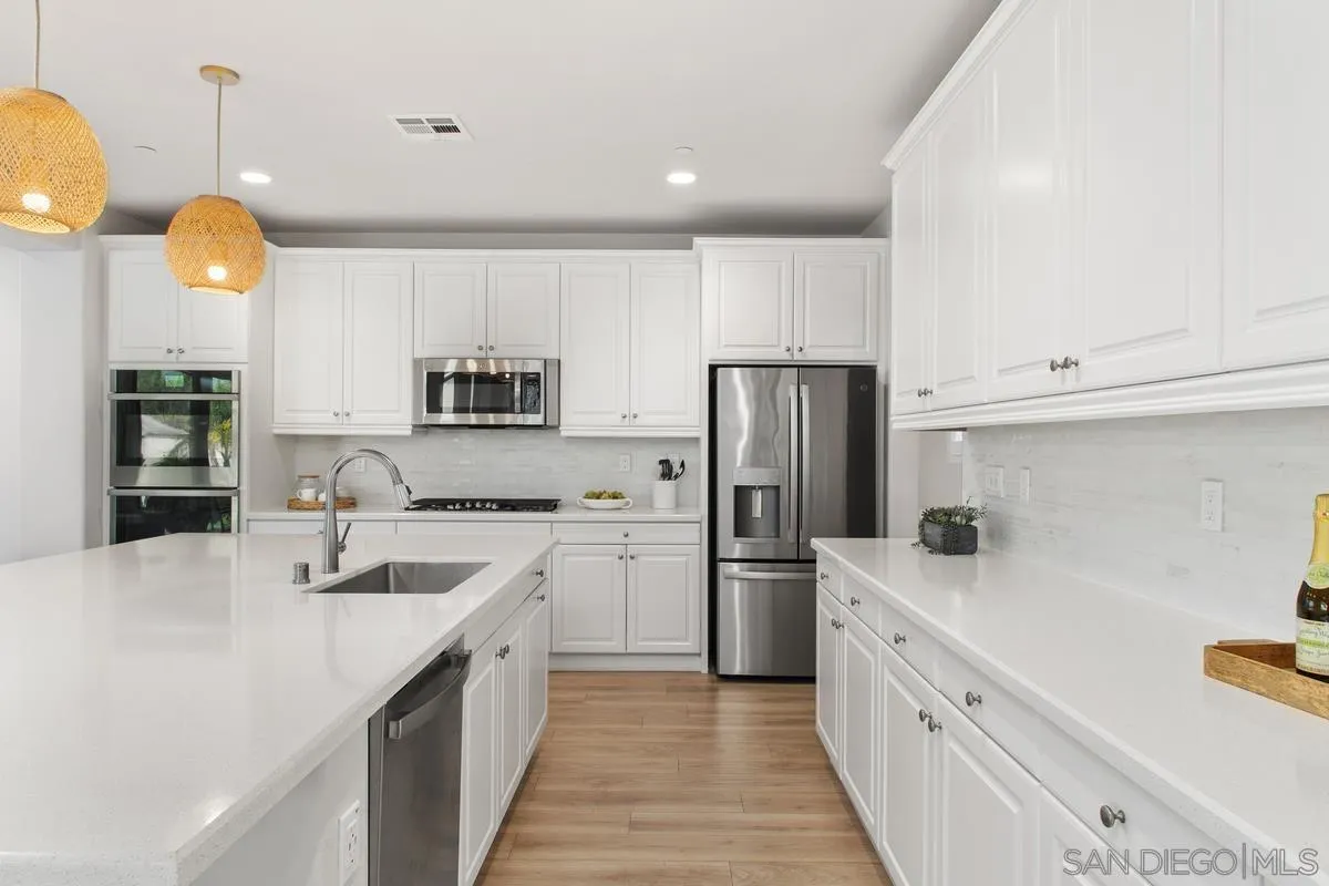 30833 Palette Road Murrieta, CA 92563 - Photo 9 of 53 Gallery Image 9