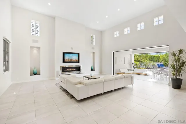 $6,999,000 | 6370 Carmel View S Street, San Diego, CA 92130