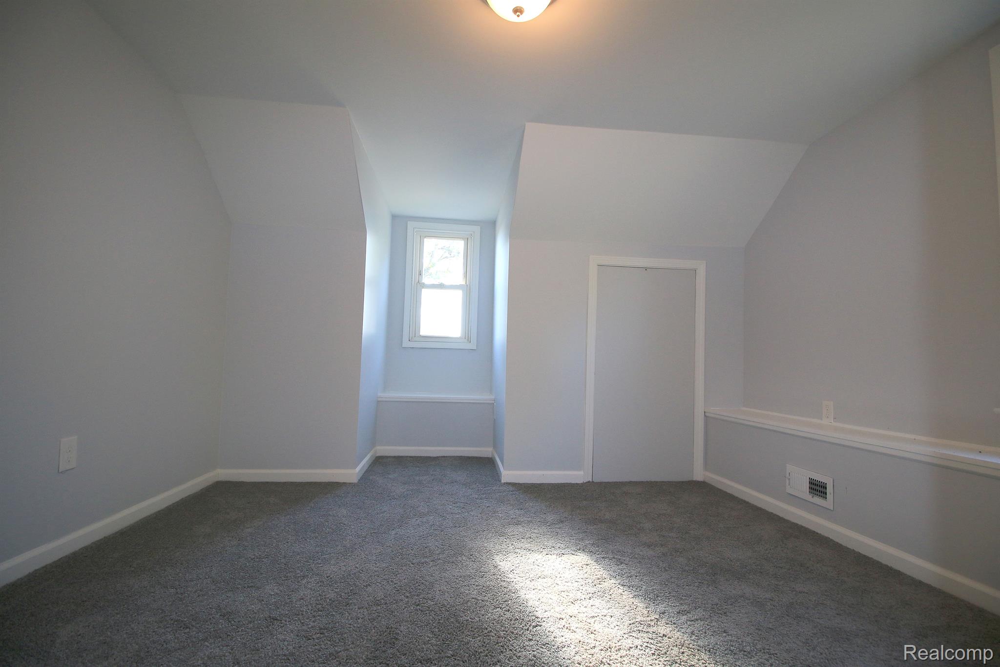 32600 Ruehle Avenue Warren, MI 48093 - Photo 17 of 22 Gallery Image 17