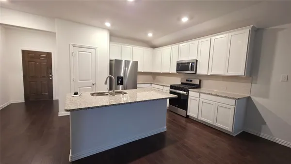 $2,100 | 109 Corcovado Avenue, Royse City, TX 75189