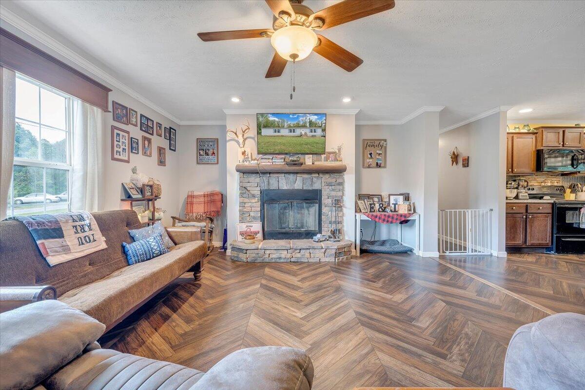 104 Ridgemont Court Thaxton, VA 24174 - Photo 6 of 49 05-MIB09683