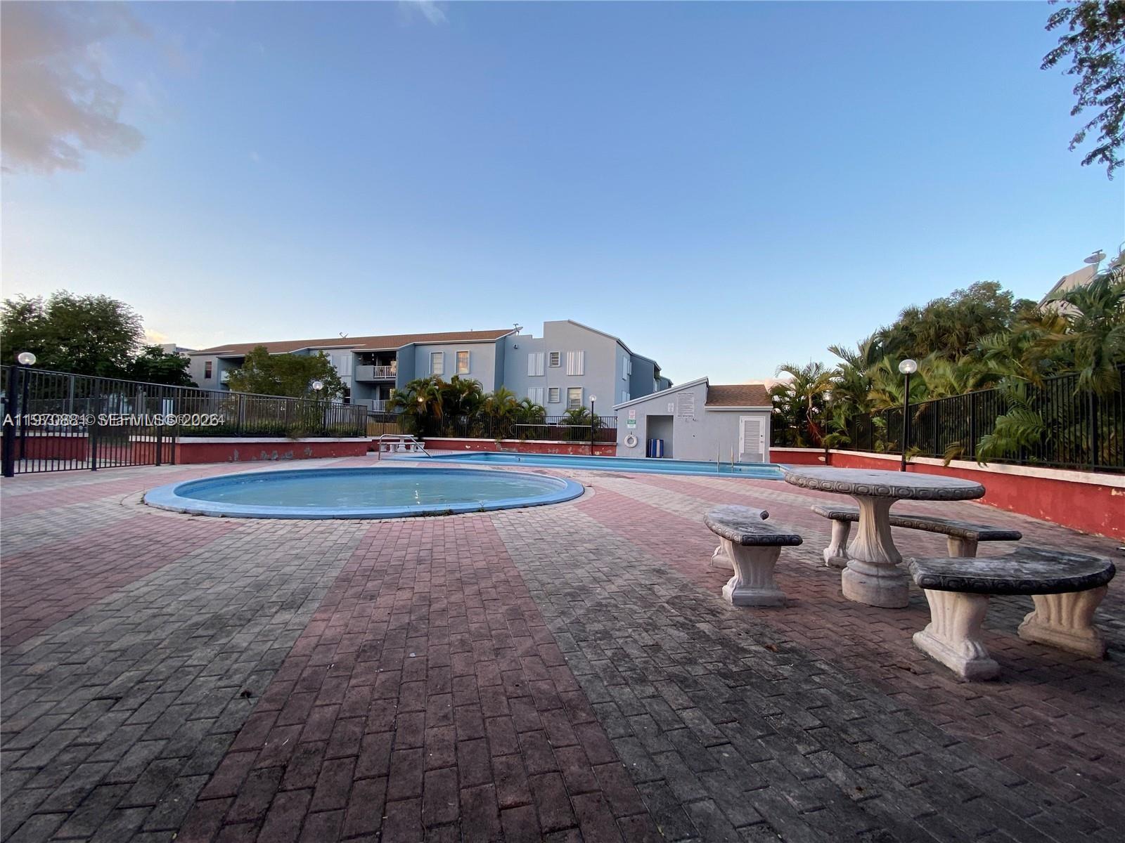 1735 West 60th Street, Unit M301 Hialeah, FL 33012 - Photo 28 of 29