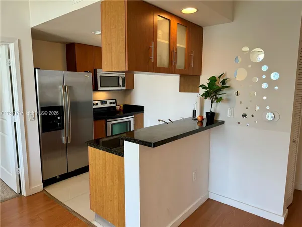 $3,400 | 601 Northeast 23rd Street, Unit PH04, Miami, FL 33137