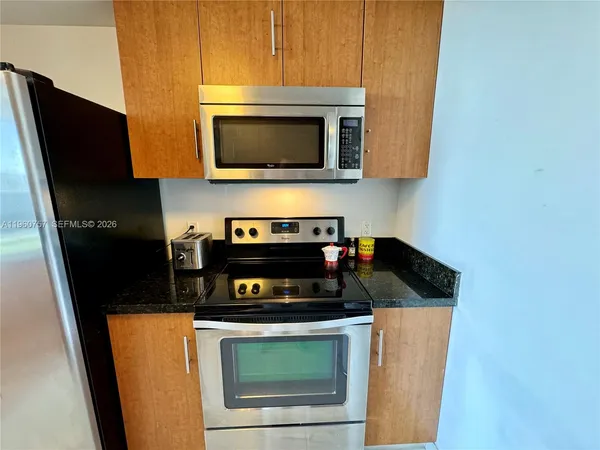 $3,400 | 601 Northeast 23rd Street, Unit PH04, Miami, FL 33137