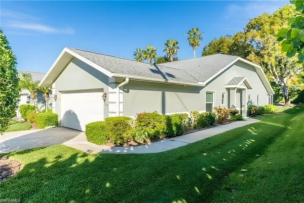 $389,000 | 1704 Royal Circle, Unit 602, Naples, FL 34112