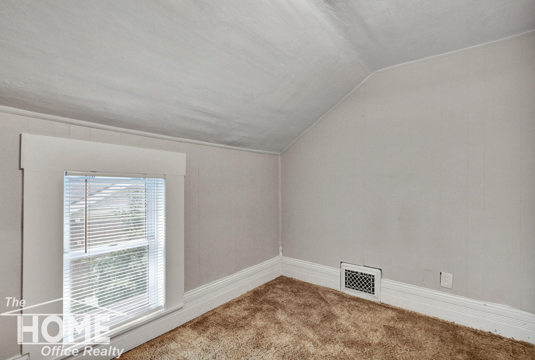 422 Clinton Street Owosso, MI 48867 - Photo 10 of 14