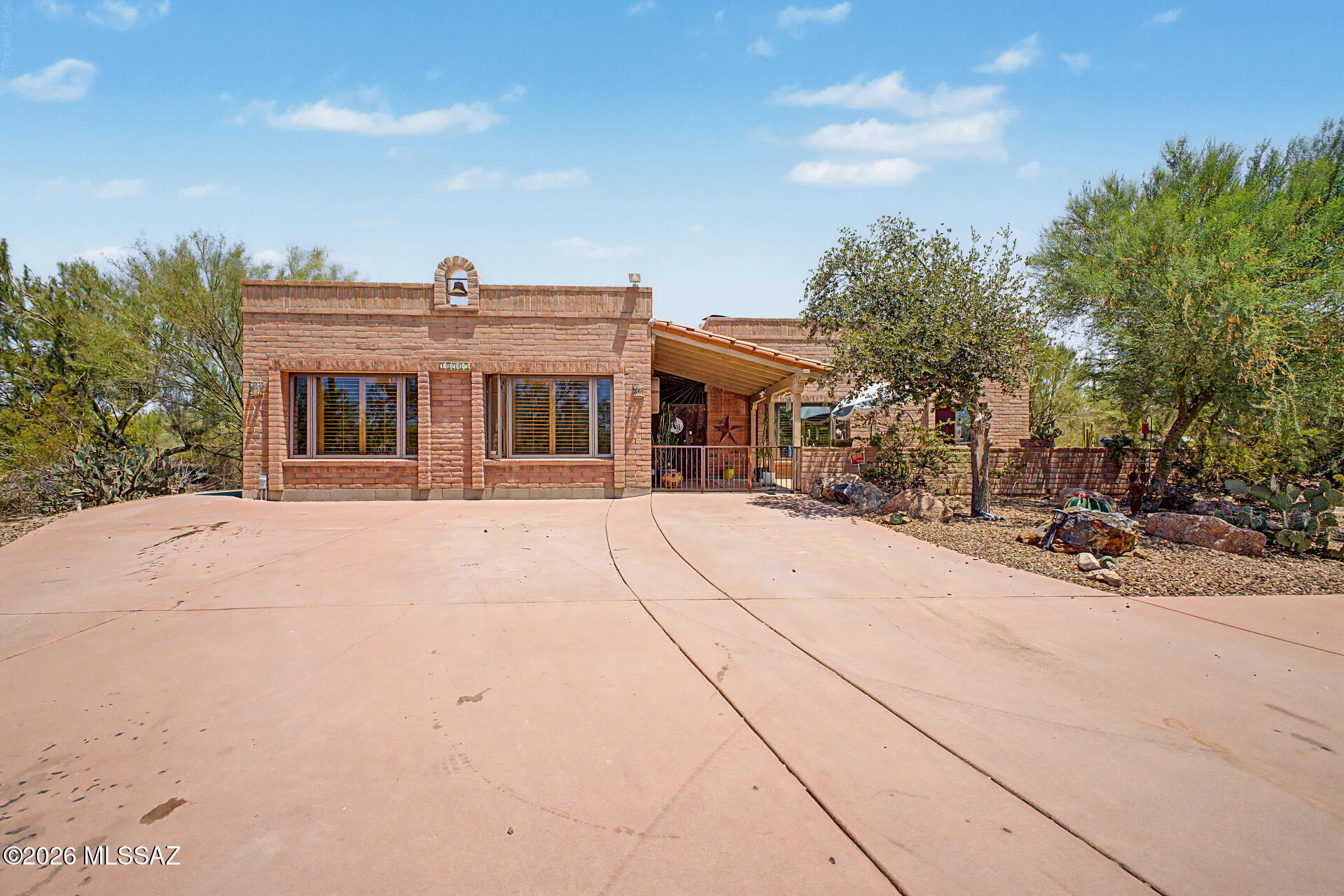 10909 North Sandra Road Tucson, AZ 85742 - Photo 2 of 50 Home Front