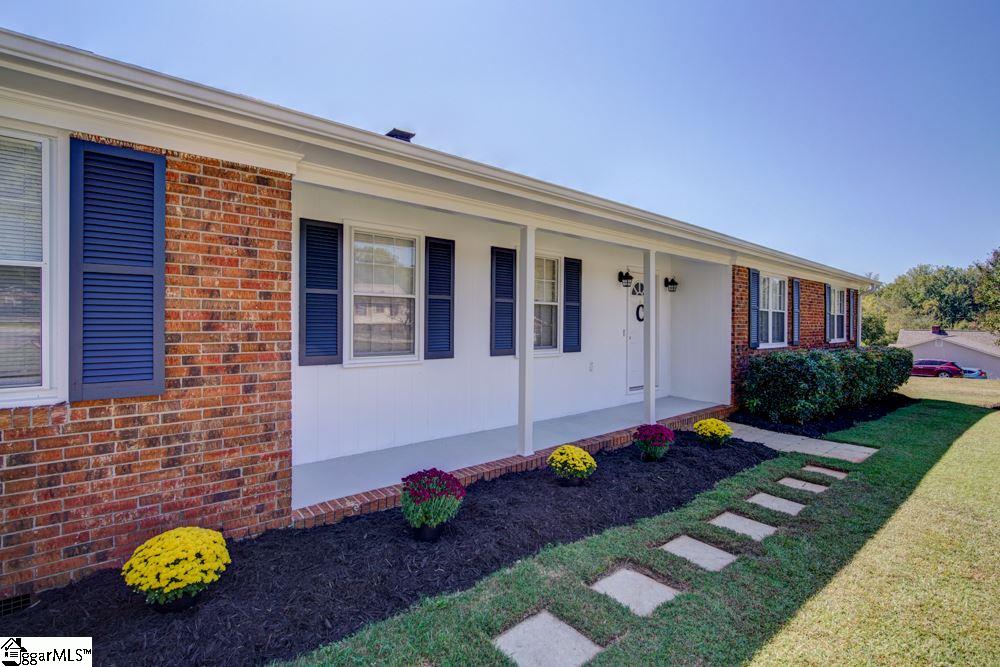 160 Spring Street Boiling Springs, SC 29316 - Photo 2 of 36 Gallery Image 2