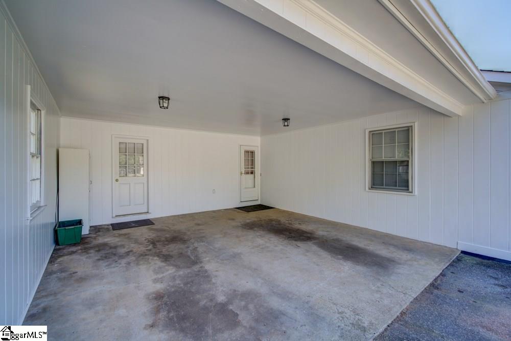 160 Spring Street Boiling Springs, SC 29316 - Photo 3 of 36 Gallery Image 3