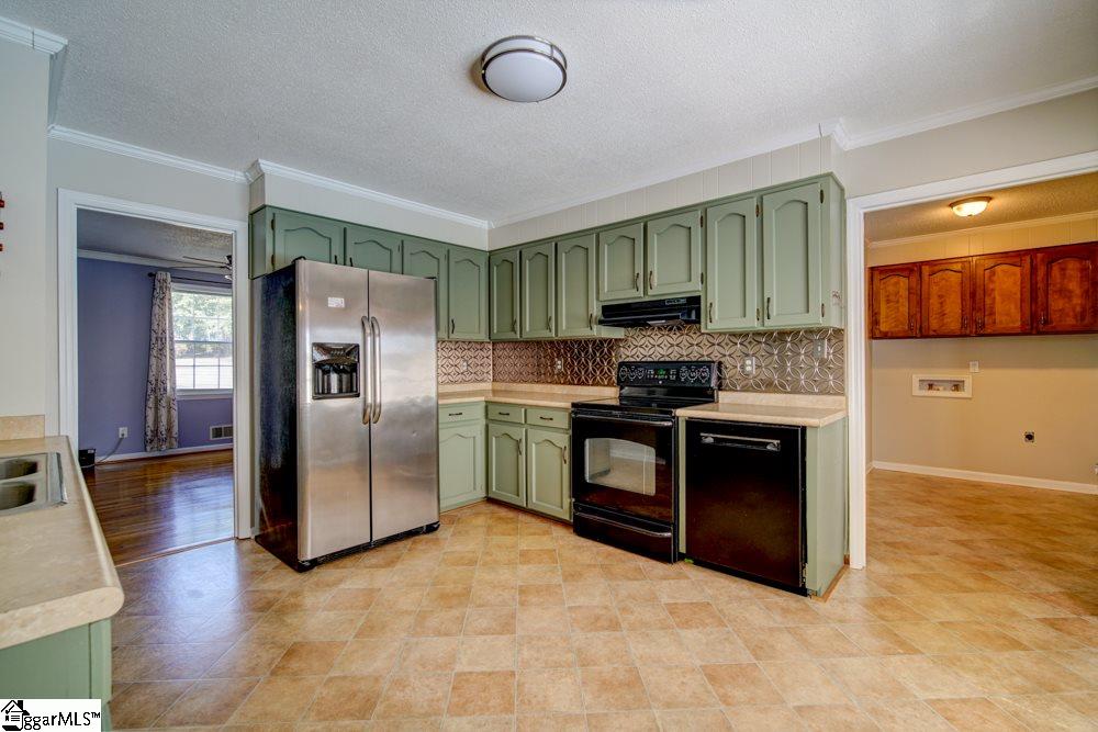 160 Spring Street Boiling Springs, SC 29316 - Photo 5 of 36 Gallery Image 5