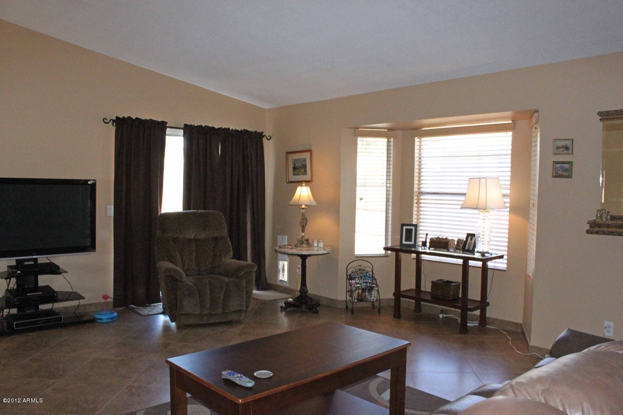 19842 North 9th Street Phoenix, AZ 85024 - Photo 4 of 18 Great Room