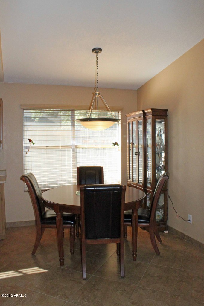 19842 North 9th Street Phoenix, AZ 85024 - Photo 6 of 18 Eat-in Kitchen