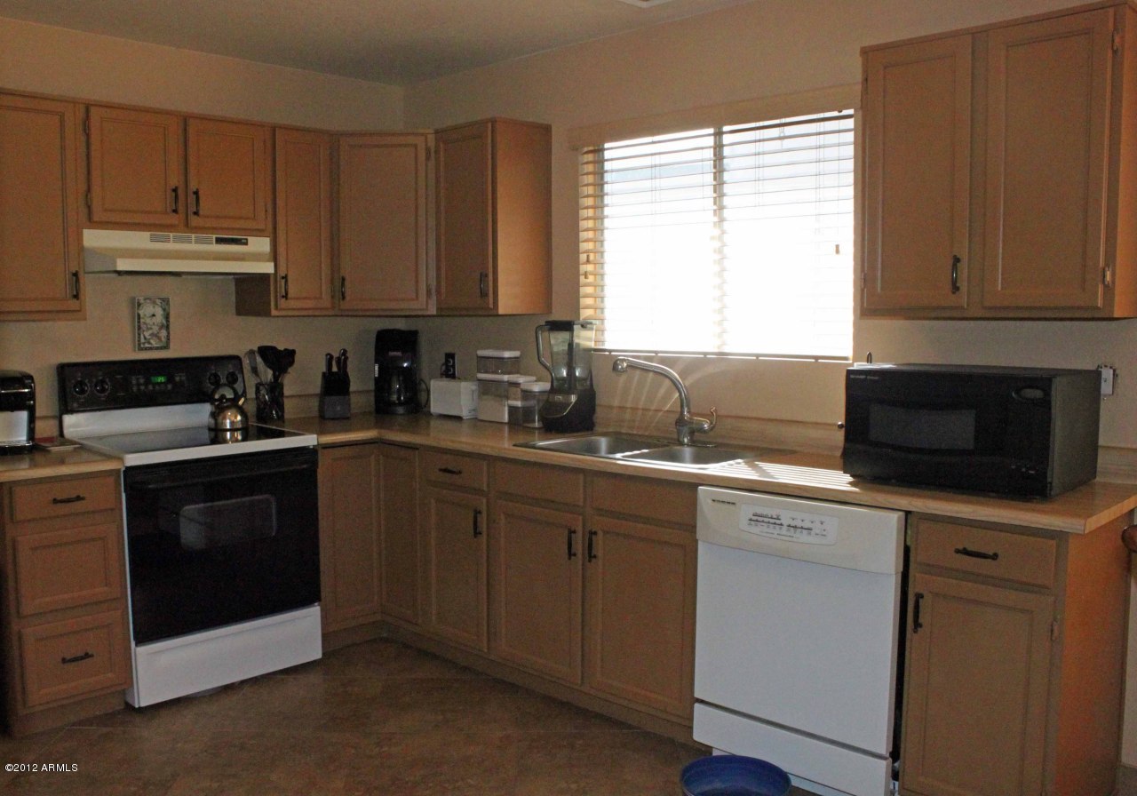 19842 North 9th Street Phoenix, AZ 85024 - Photo 8 of 18 Kitchen