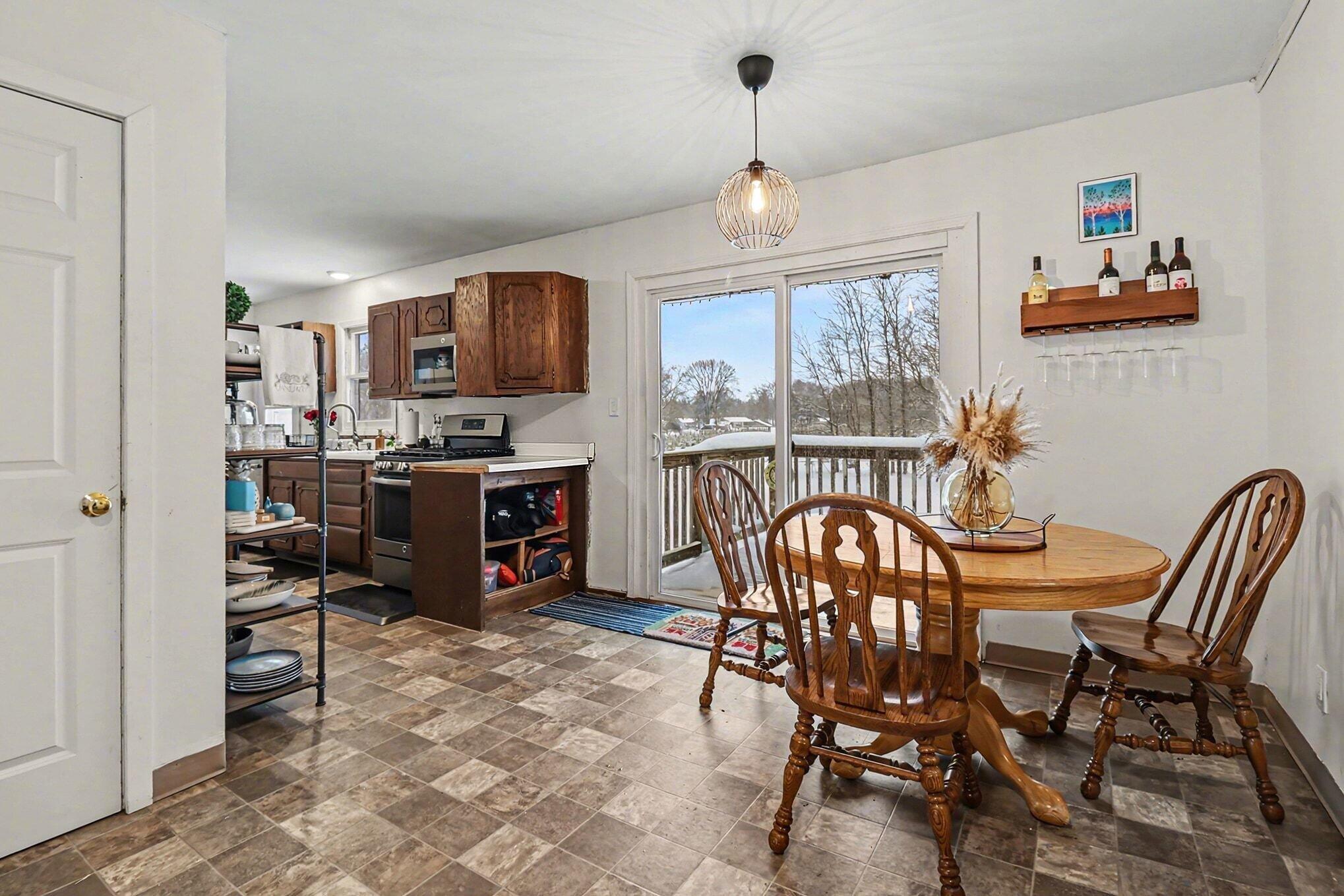 92 South Amber Road Scottville, MI 49454 - Photo 6 of 21 Dining Area