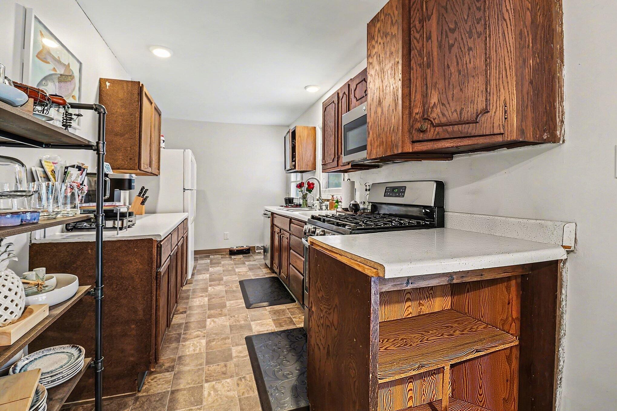 92 South Amber Road Scottville, MI 49454 - Photo 7 of 21 Kitchen