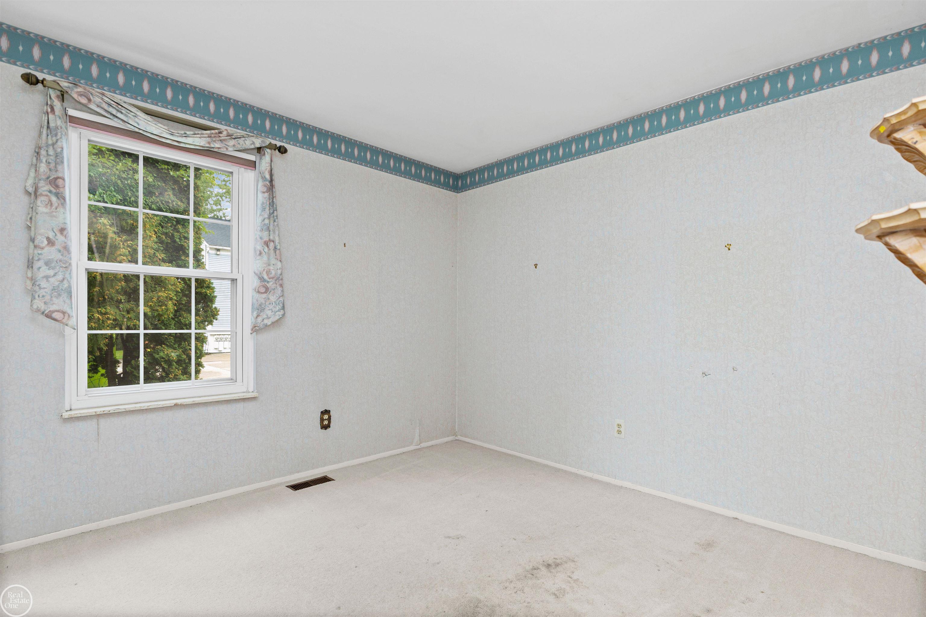 24642 Spring Lane Harrison Township, MI 48045 - Photo 24 of 44 Gallery Image 24