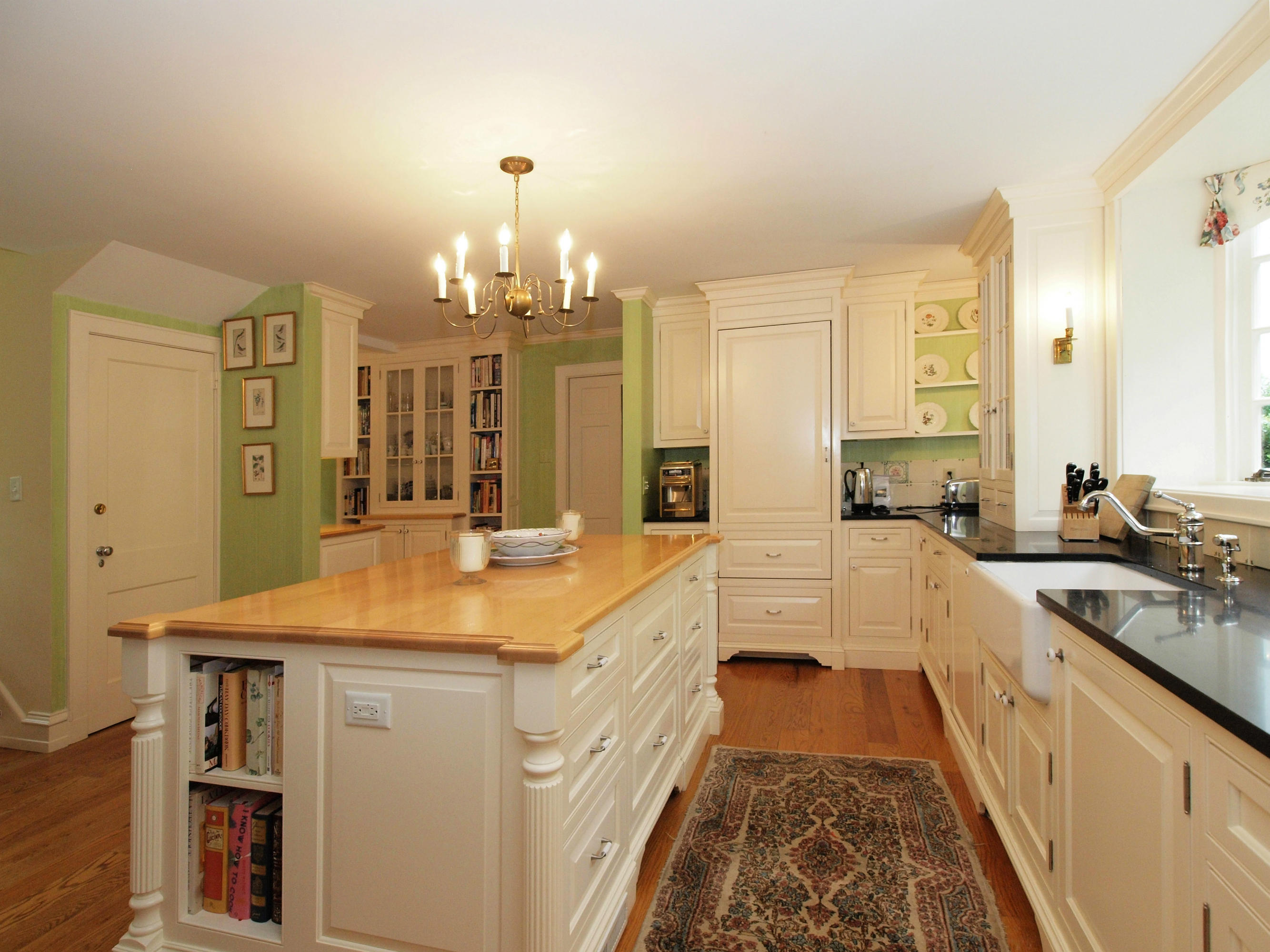 613 Silvermine Road New Canaan, CT 06840 - Photo 12 of 25 12 Kitchen