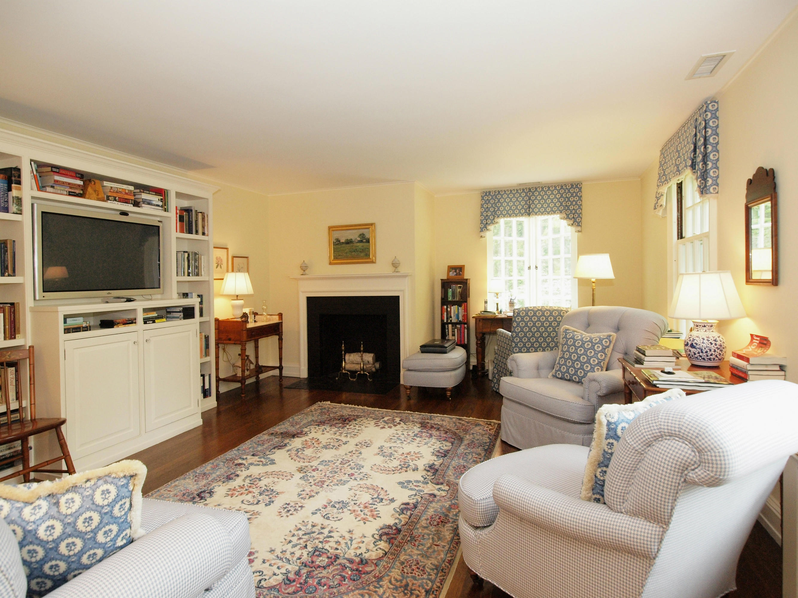 613 Silvermine Road New Canaan, CT 06840 - Photo 20 of 25 20 Sitting Room