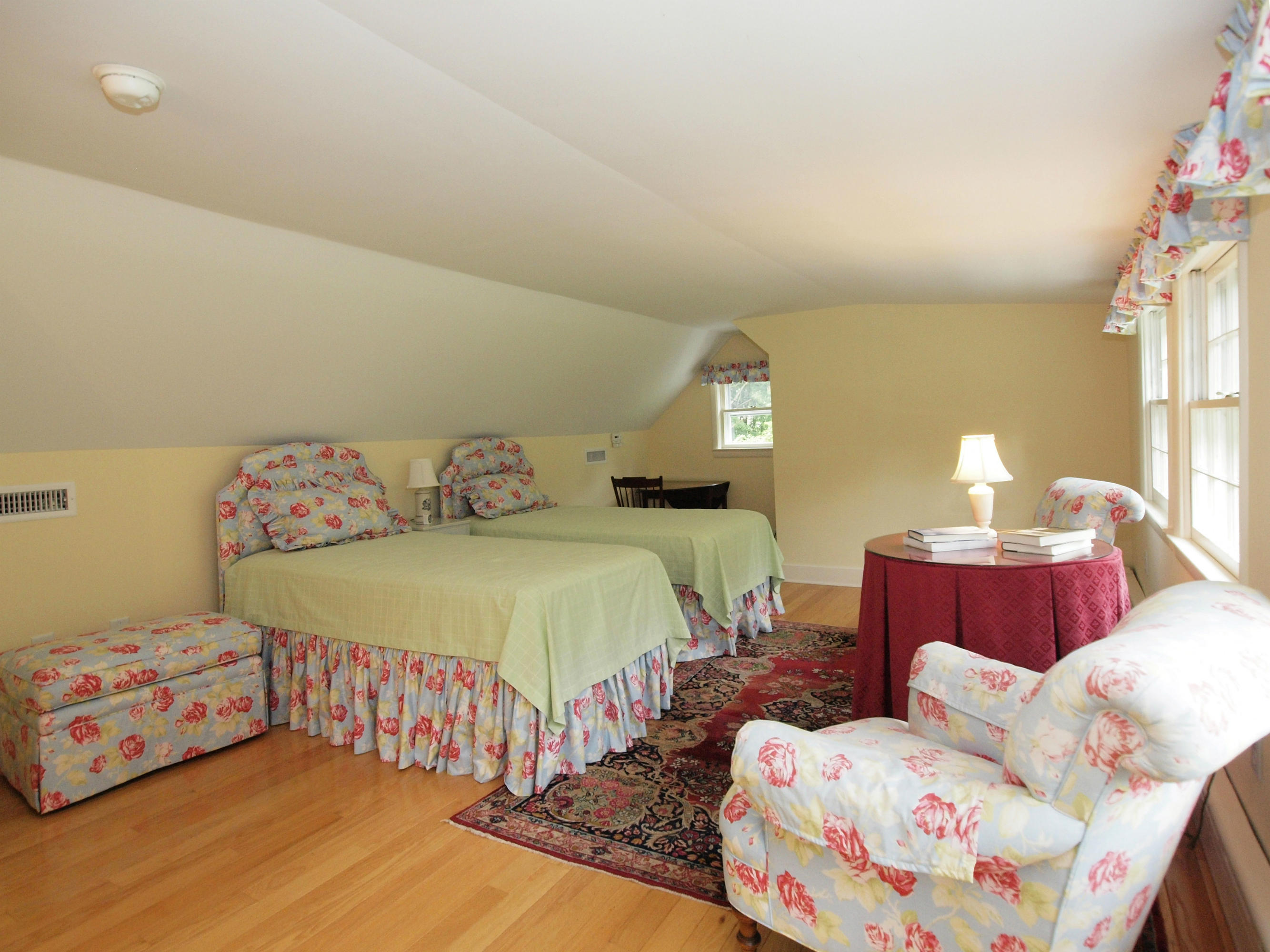 613 Silvermine Road New Canaan, CT 06840 - Photo 22 of 25 22 Guest House Bedroom
