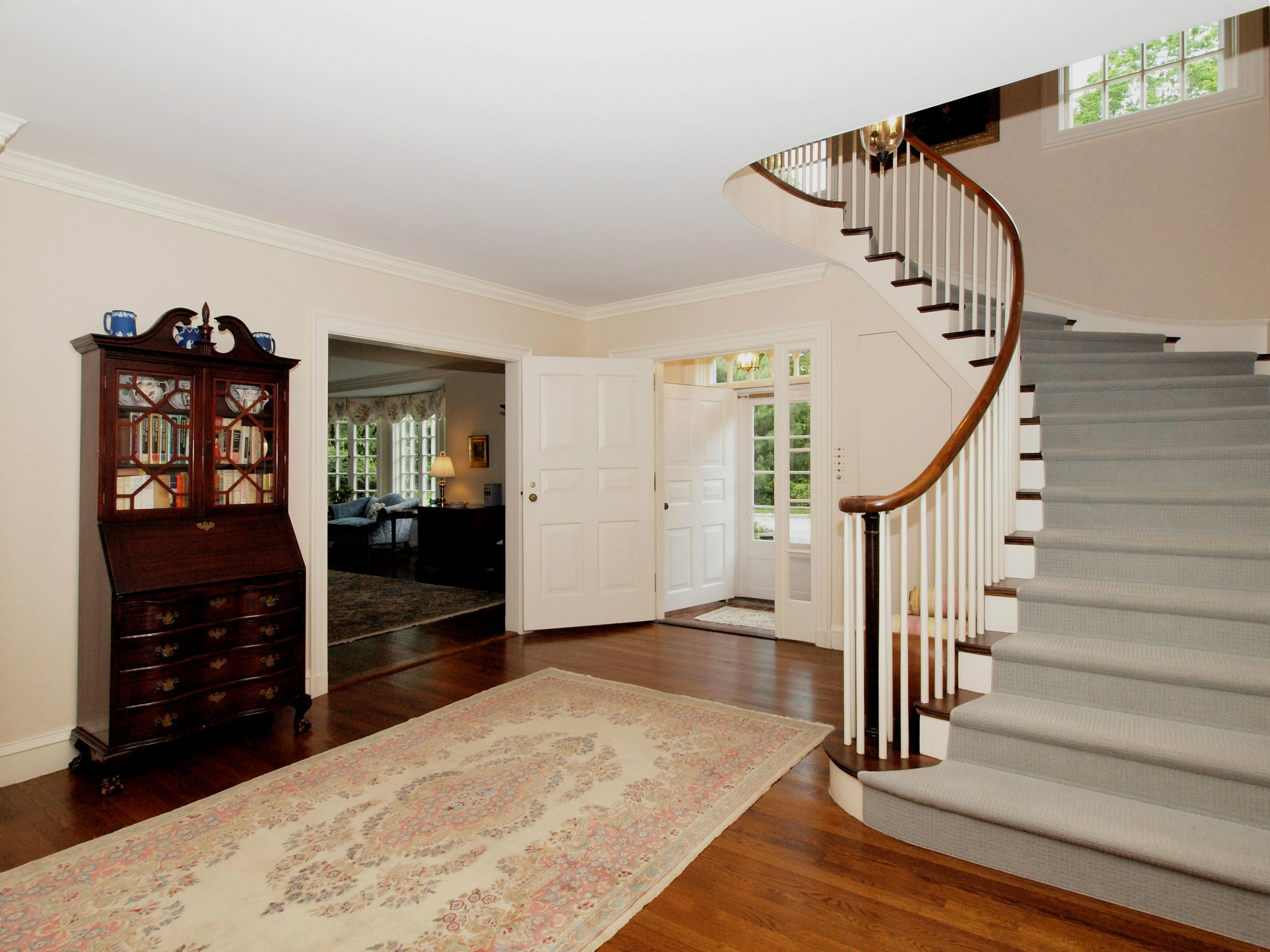 613 Silvermine Road New Canaan, CT 06840 - Photo 3 of 25 3 Front Hall
