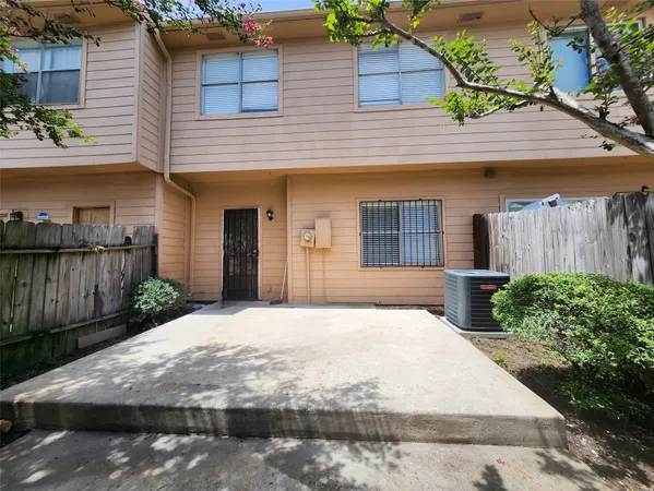 $1,495 | 7700 Creekbend Drive, Unit 98, Houston, TX 77071