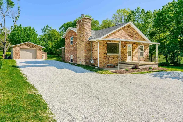 $309,900 | 802 West Country Club Drive, Bloomington, IN 47403