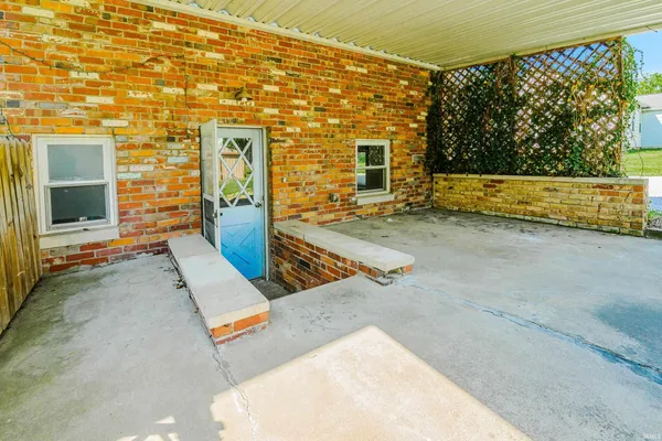 $309,900 | 802 West Country Club Drive, Bloomington, IN 47403
