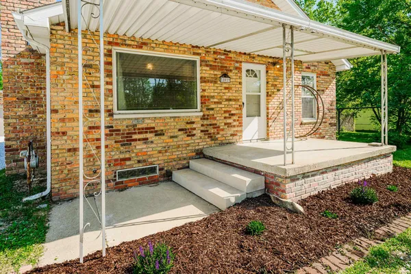 $309,900 | 802 West Country Club Drive, Bloomington, IN 47403