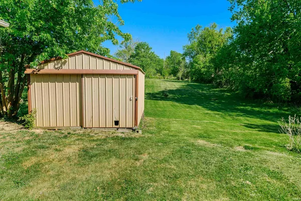$309,900 | 802 West Country Club Drive, Bloomington, IN 47403