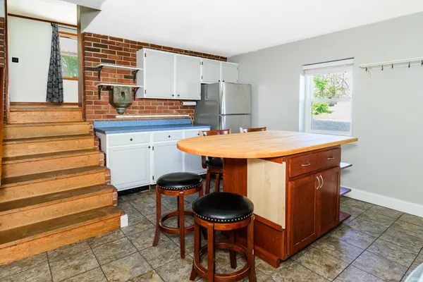 $309,900 | 802 West Country Club Drive, Bloomington, IN 47403