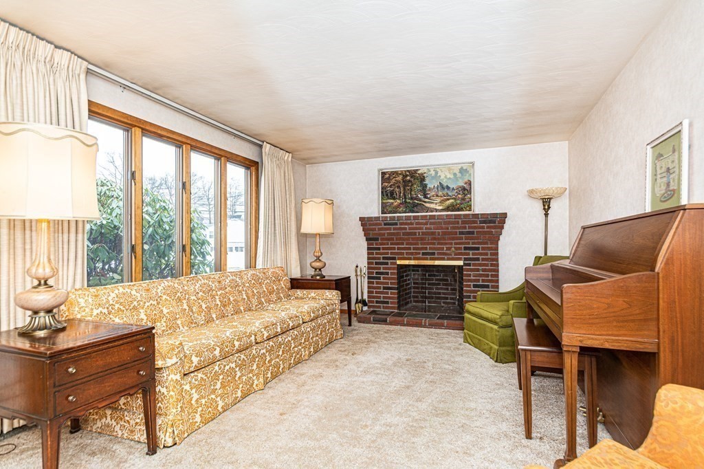 17 3rd Street Saugus, MA 01906 - Photo 4 of 27 Gallery Image 4