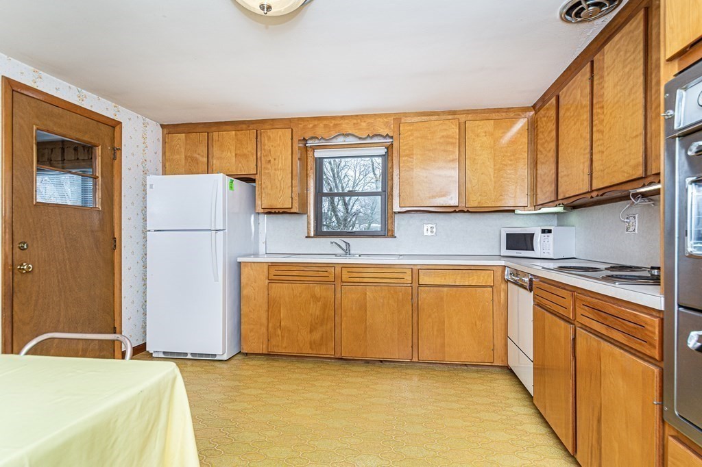 17 3rd Street Saugus, MA 01906 - Photo 6 of 27 Gallery Image 6