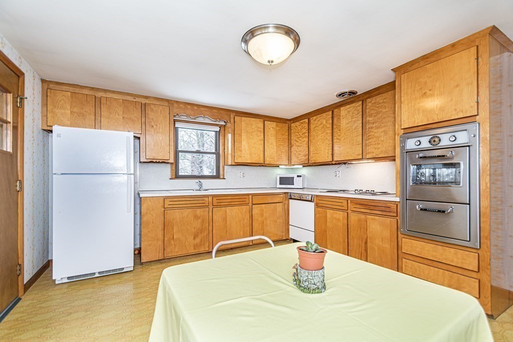 17 3rd Street Saugus, MA 01906 - Photo 8 of 27 Gallery Image 8