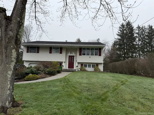 $808,000 | 21 Kreuz Drive, Nanuet, NY 10954