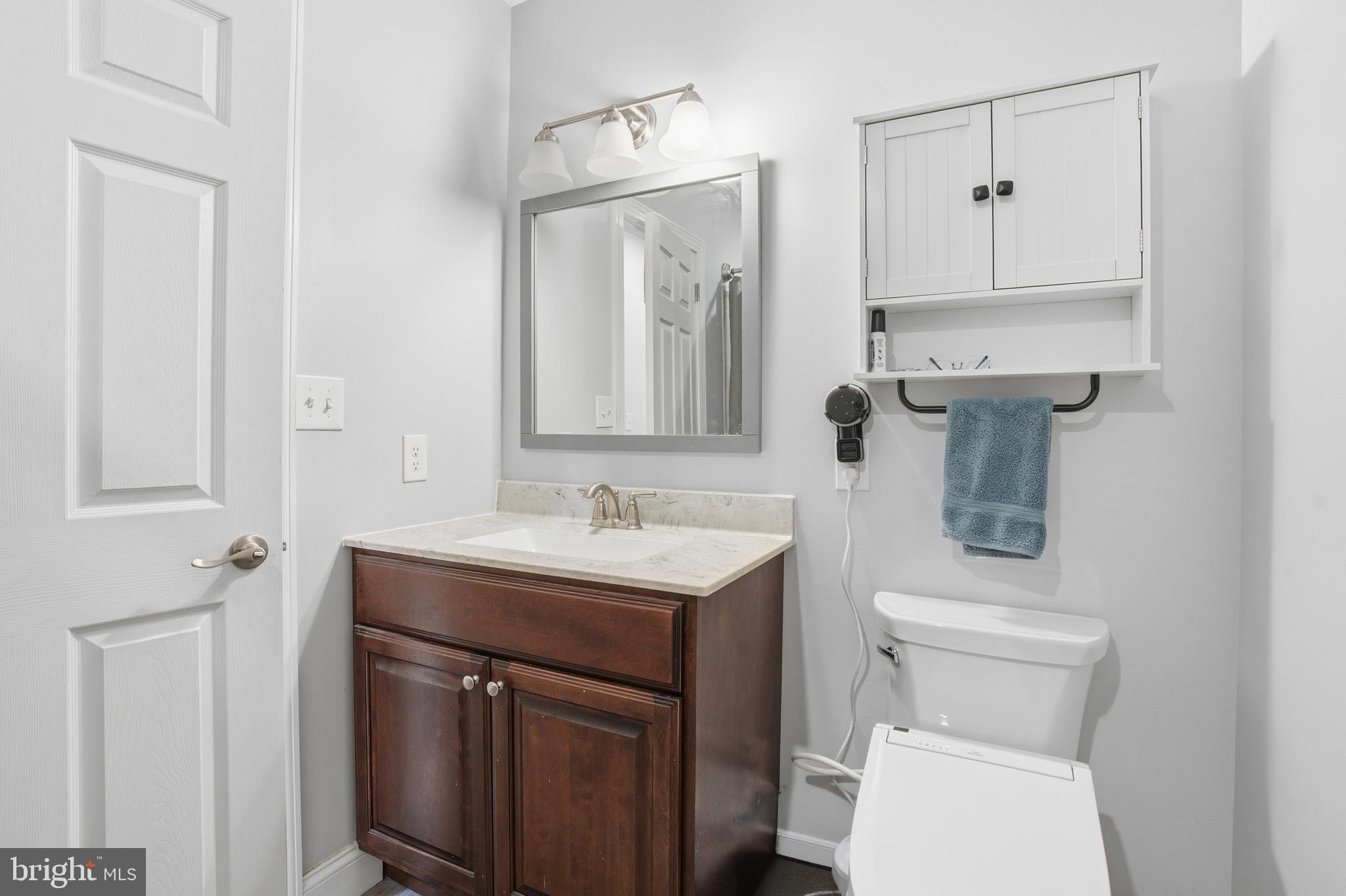 149 Main Street Pennsburg, PA 18073 - Photo 20 of 41 Full hall bath