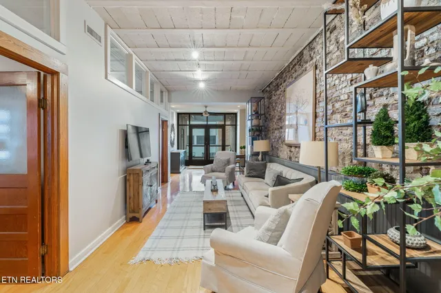 $4,990,000 | 304 South Gay Street, Knoxville, TN 37902