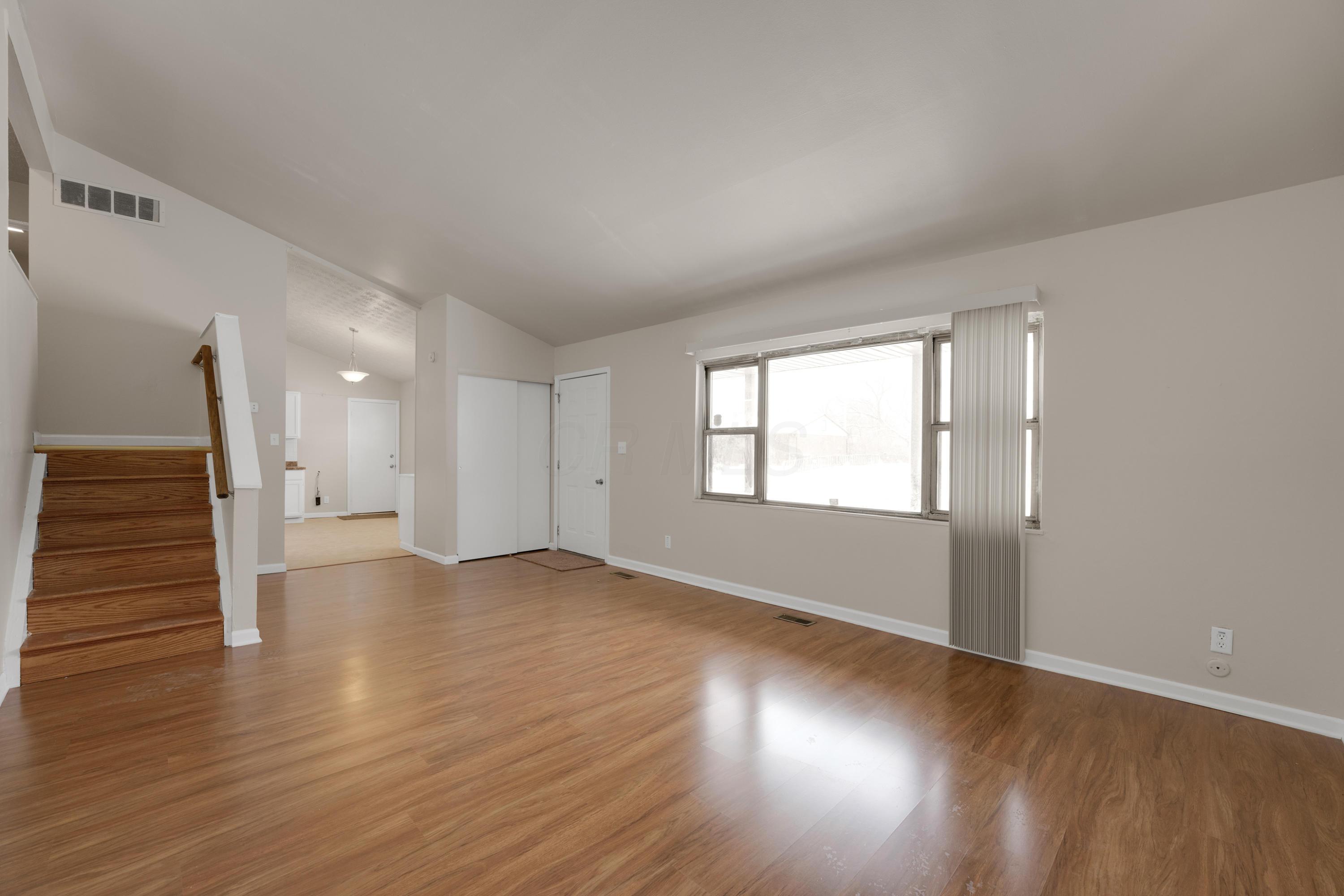 1672 Quigley Road Columbus, OH 43227 - Photo 4 of 24