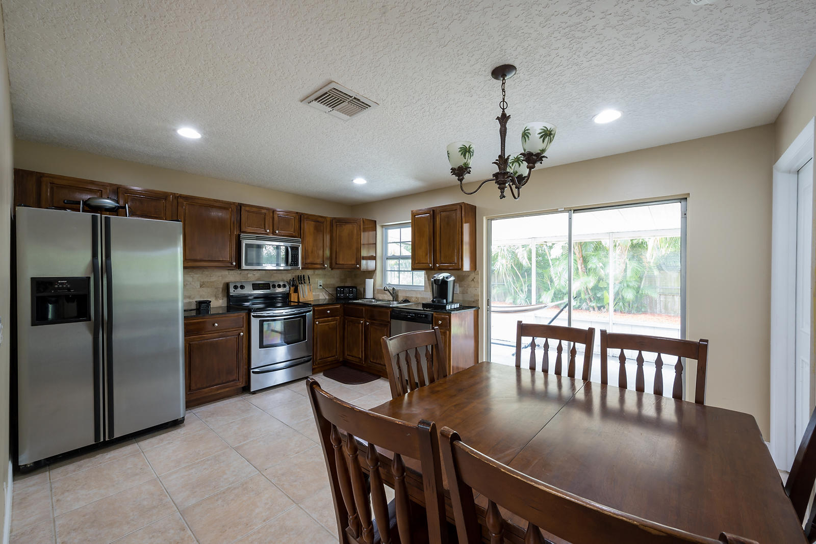 169 Banyan Circle Jupiter, FL 33458 - Photo 11 of 28 169 Banyan Circle_kitchen_1