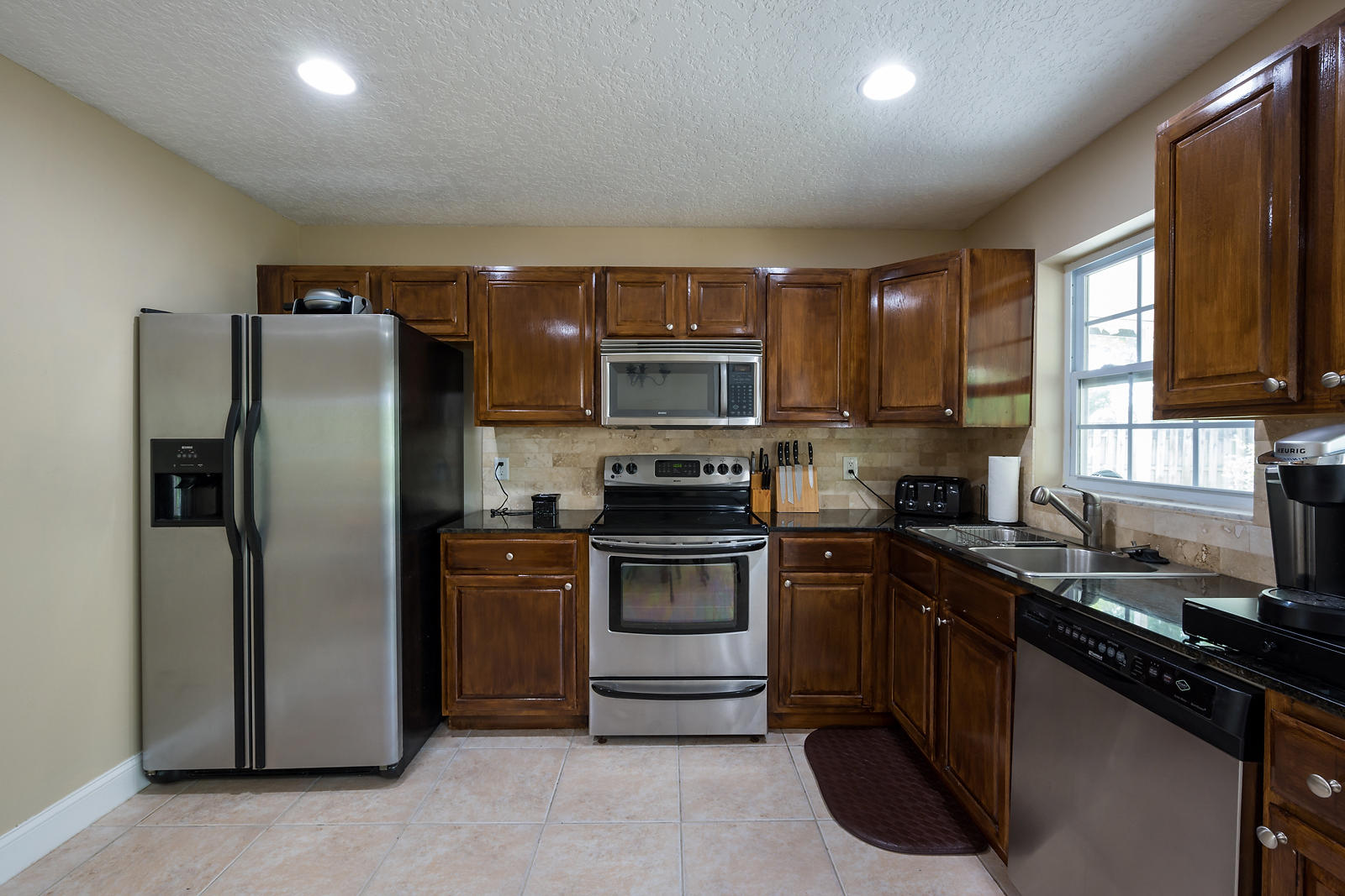 169 Banyan Circle Jupiter, FL 33458 - Photo 12 of 28 169 Banyan Circle_kitchen_3