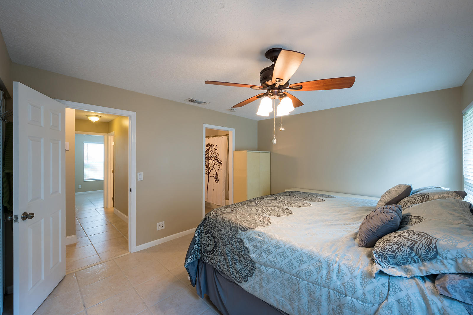 169 Banyan Circle Jupiter, FL 33458 - Photo 16 of 28 169 Banyan Circle_master_bedroom_3