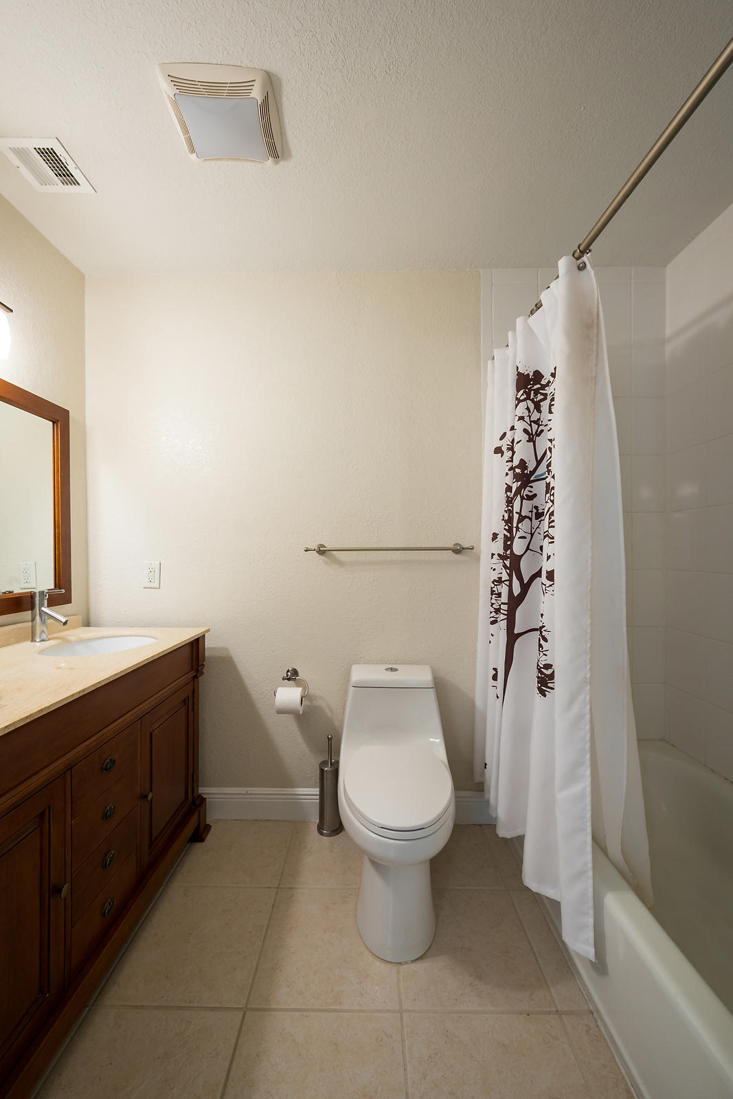 169 Banyan Circle Jupiter, FL 33458 - Photo 19 of 28 169 Banyan Circle_master_bathroom_1