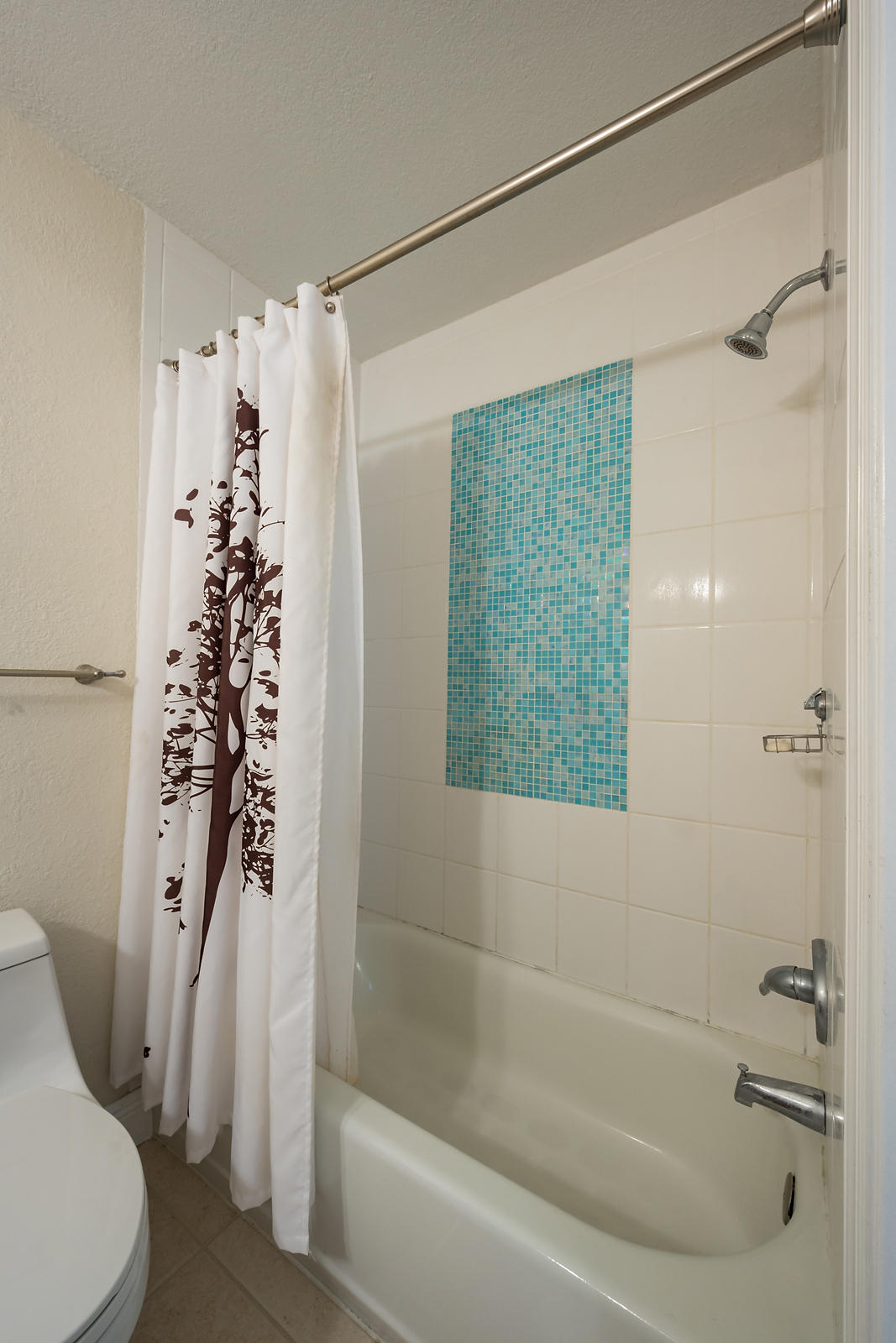 169 Banyan Circle Jupiter, FL 33458 - Photo 20 of 28 169 Banyan Circle_master_bathroom_3