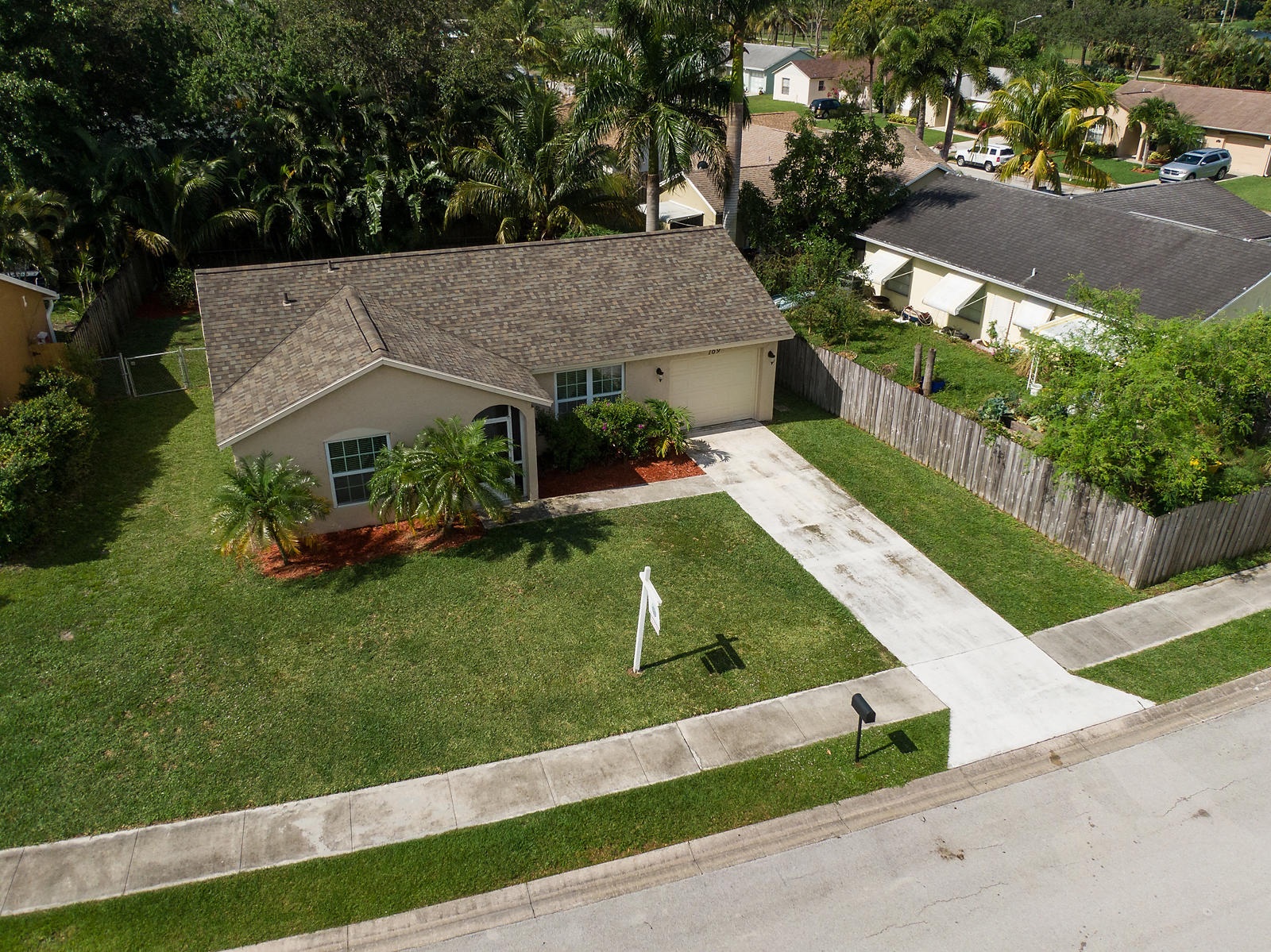 169 Banyan Circle Jupiter, FL 33458 - Photo 3 of 28 169 Banyan Circle_front 3