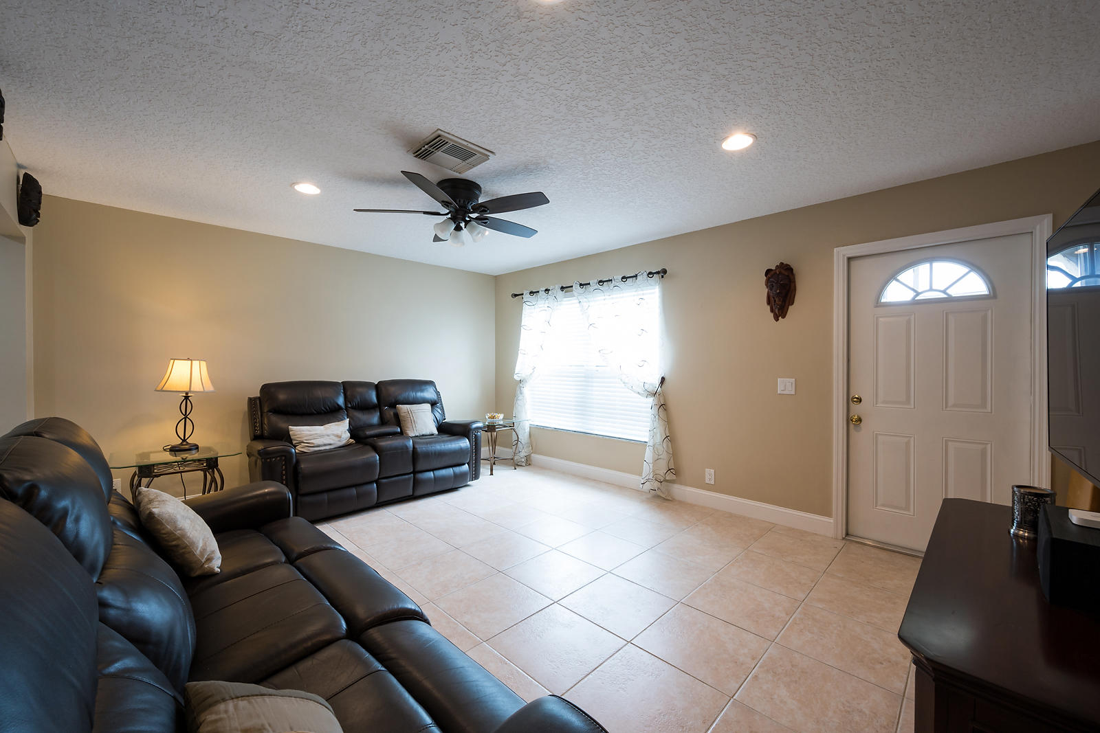 169 Banyan Circle Jupiter, FL 33458 - Photo 8 of 28 169 Banyan Circle_living_room_2