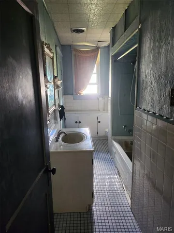 $30,000 | 531 North 24th Street, East St. Louis, IL 62205